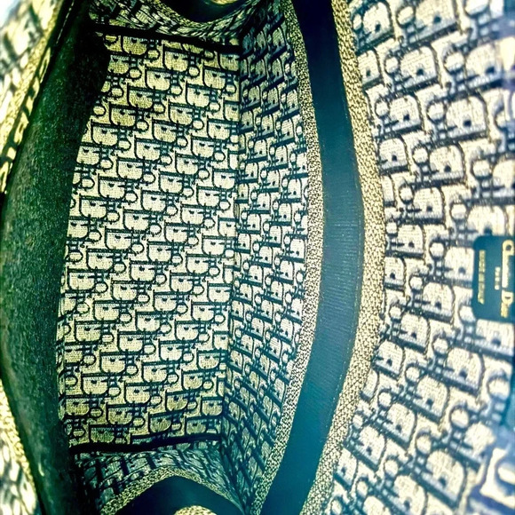 Christian Dior tote. EUC! - Picture 6 of 7